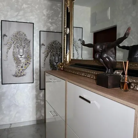 Апартаменты Lalaura High Quality Znjan 500 M Sea Magic View Free Parking Сплит